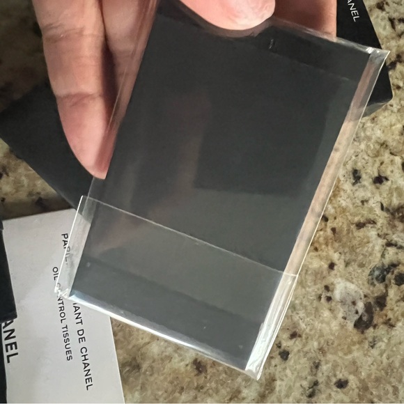 Chanel makeup makeup tissue holder and mirror - Picture 5 of 7